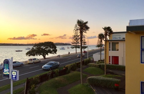 Bucklands Beach Hotel | Bucklands Beach Waterfront Motel