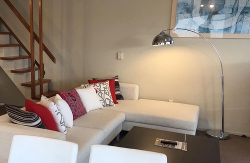 Bucklands Beach Hotel | Bucklands Beach Waterfront Motel