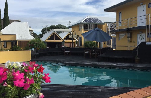 Bucklands Beach Hotel | Bucklands Beach Waterfront Motel