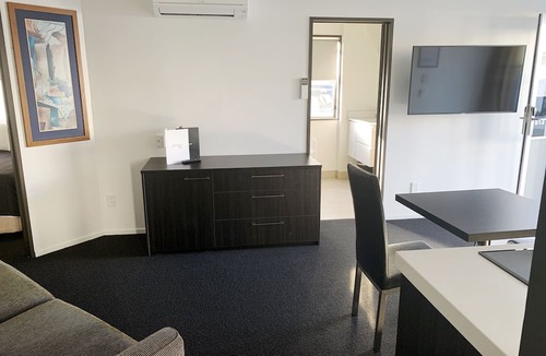 Merivale Hotel | Pavilions Hotel