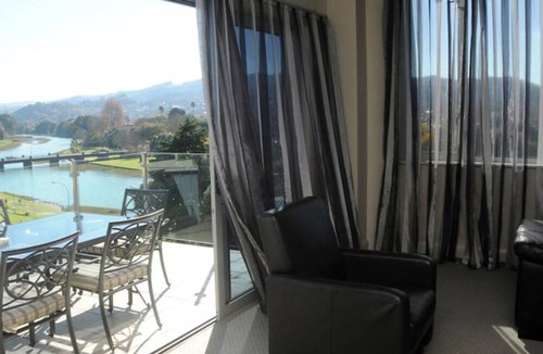 Gisborne Hotel | Emerald Hotel