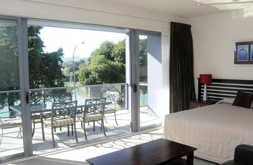 Gisborne Hotel | Emerald Hotel