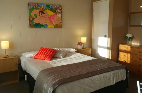 Rotorua Hotel | Six on Union