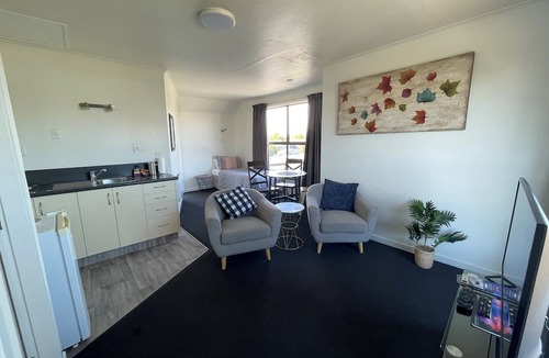 Blenheim Hotel | Colonial Motel