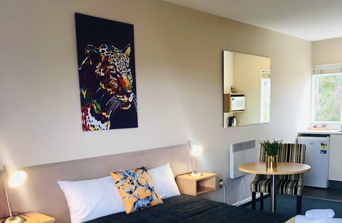 Upper Riccarton Hotel | Christchurch Motel
