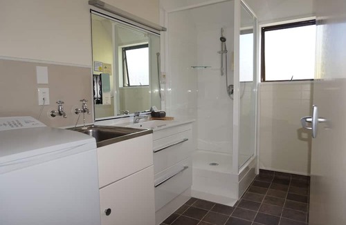 Riccarton Hotel | Ashleigh Court Motel-Christchurch Hagley Park