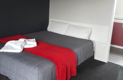 Edgeware Hotel | Aotea Motel