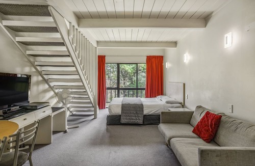 Newlands Hotel | Capital Lodge Motor Inn