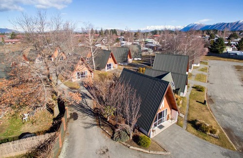 Twizel Hotel | Mountain Chalets Motel