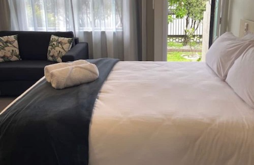 Tahunanui Hotel | Balmoral Motel