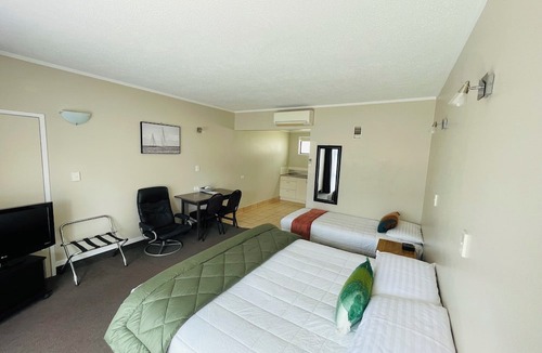 Palmerston North Hotel | Kauri Court Motel and Apartments