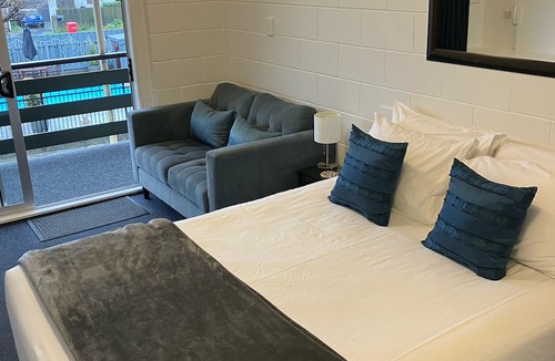 Waikanae Hotel | Kapiti Gateway Motel