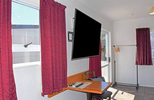 Westshore Hotel | Comfort Inn Westshore Beach