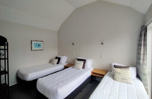 Martinborough Hotel | The Claremont Motels & Apartments