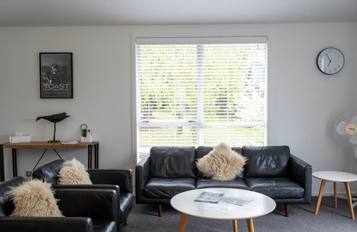 Martinborough Hotel | The Claremont Motels & Apartments