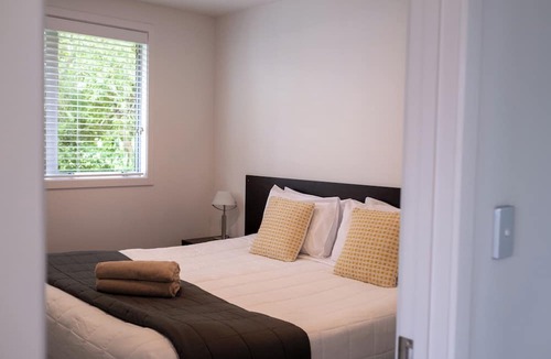 Martinborough Hotel | The Claremont Motels & Apartments