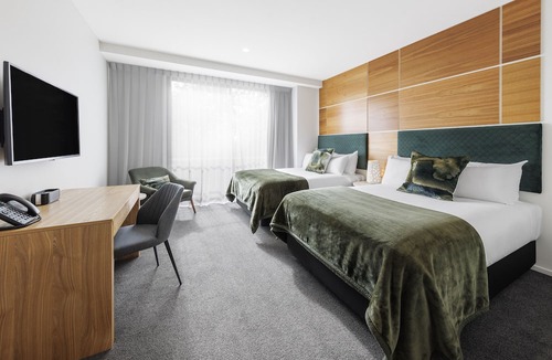 Cambridge Hotel | Hidden Lake Hotel and Apartments