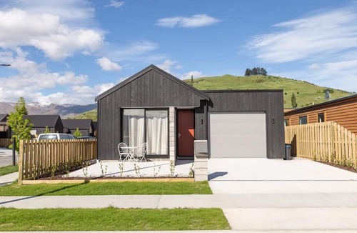 Lake Hayes House | NV Homes