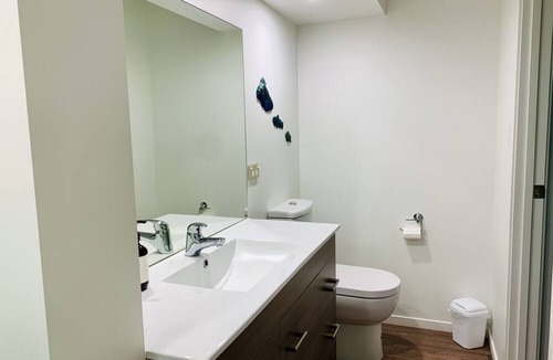 Welcome Bay Apartment | Absolute waterfront - Beach Retreat Escape