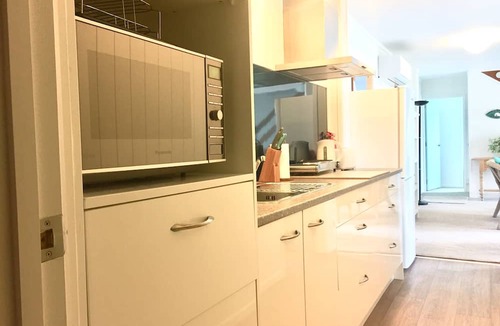 Welcome Bay Apartment | Absolute waterfront - Beach Retreat Escape