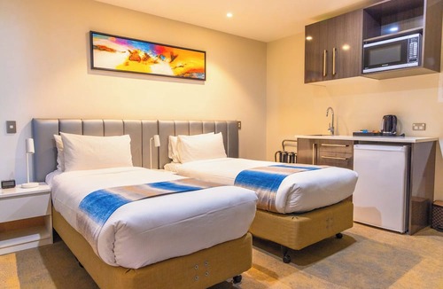 Upper Riccarton Hotel | Alpine Hotel