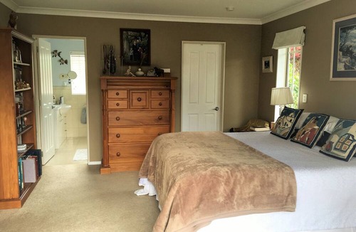 Papamoa Beach House | Paradise in Papamoa with Pool!