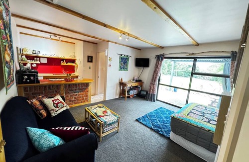 Linkwater Apartment | Cosy, self contained boutique studio.