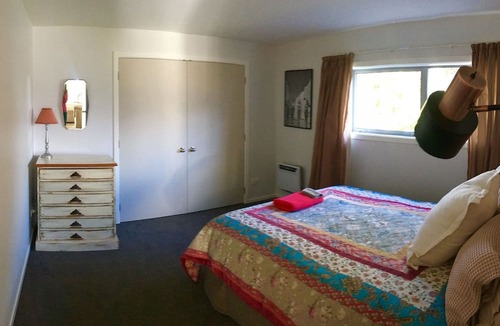 Kelvin Heights Apartment | 2 Bedroom Apartment in Sunny Kelvin Heights