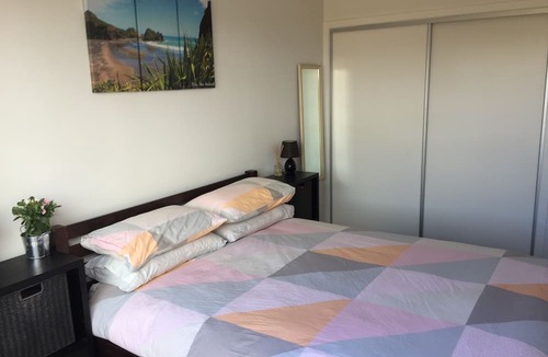 Mangere Bed & Breakfast | Easy airport stopover or Auckland stay