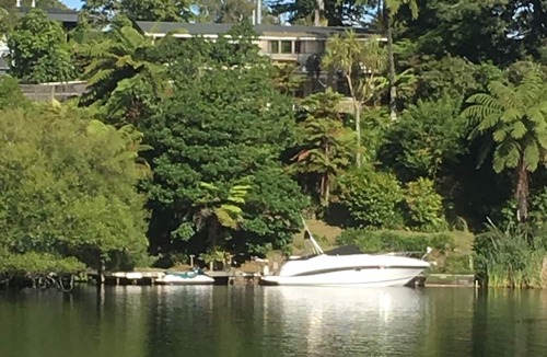 Okere Falls House | Couples Getaway - Lake Edge with private jetty -Okere Falls