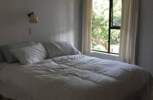 Otaki House | Comfy quiet Otaki Beach house with views to the mountains