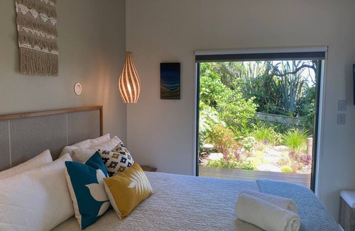 Cape Foulwind Cabin | The Bay House Beachfront Accommodation