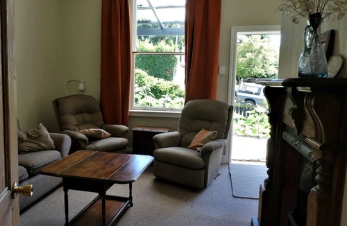 Lawrence Cottage | Large cottage ideal for couples.