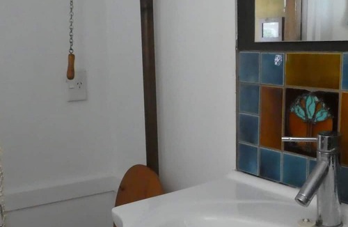 Lawrence Cottage | Large cottage ideal for couples.
