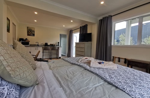 Rotorua Bed & Breakfast | Geyser Lookout BnB
