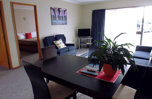 Cheviot Hotel | Broadview Motel