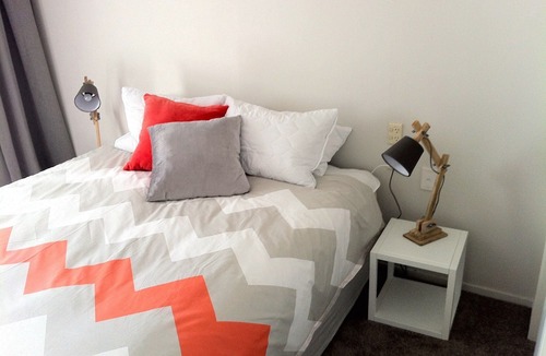 Taupo Cottage | Lakeview House - Taupo Holiday Home
