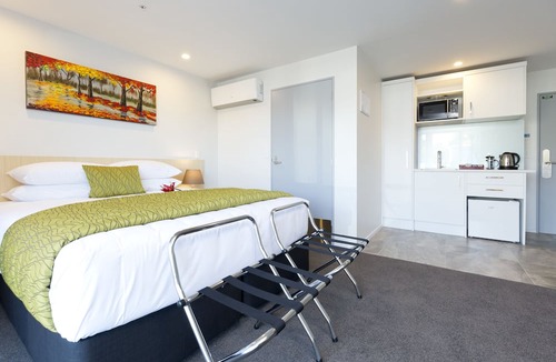 Addington Hotel | 2 on Whiteleigh and 239 on Lincoln Motel