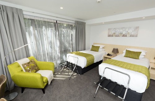 Addington Hotel | 2 on Whiteleigh and 239 on Lincoln Motel