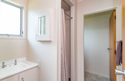 Paihia Cabin | Waitangi Beach Units