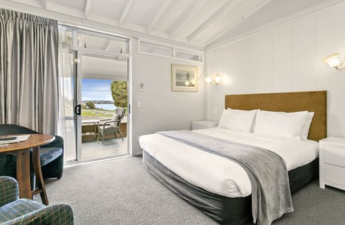 Hilltop Hotel | Taupo Thermal Motel & Spa - Adults Only