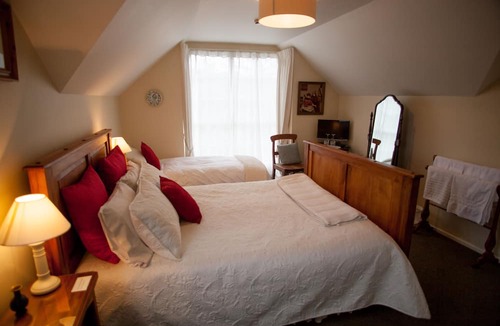 Acacia Bay Bed & Breakfast | The Loft