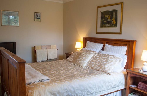 Acacia Bay Bed & Breakfast | The Loft