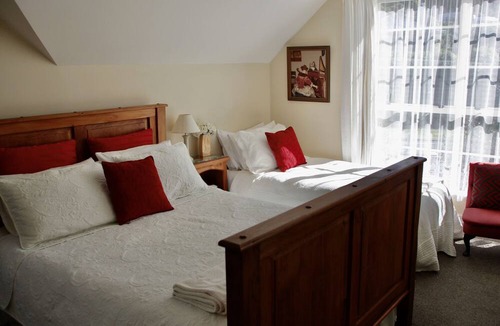 Acacia Bay Bed & Breakfast | The Loft