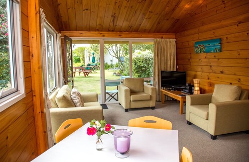 Hahei House | Tatahi Lodge Beach Resort