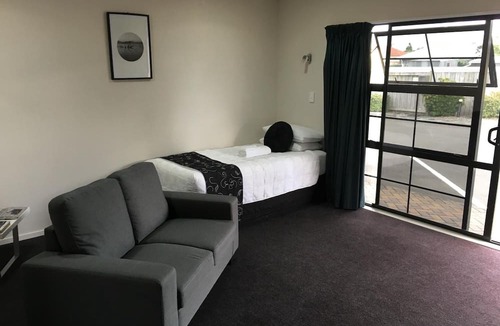 Hawera Hotel | Kiwi Court Motel