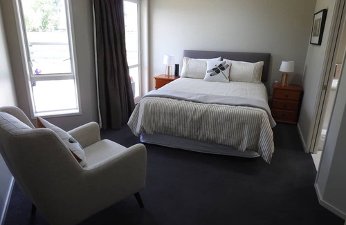 Cambridge Bed & Breakfast | Grasslands Bed & Breakfast