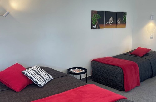 Hawera Hotel | Kerry Lane Motel