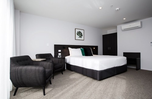 New Plymouth CBD Hotel | The Metrotel Motel
