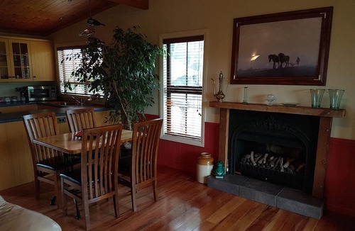 Lowburn Bed & Breakfast | River Rock Estate
